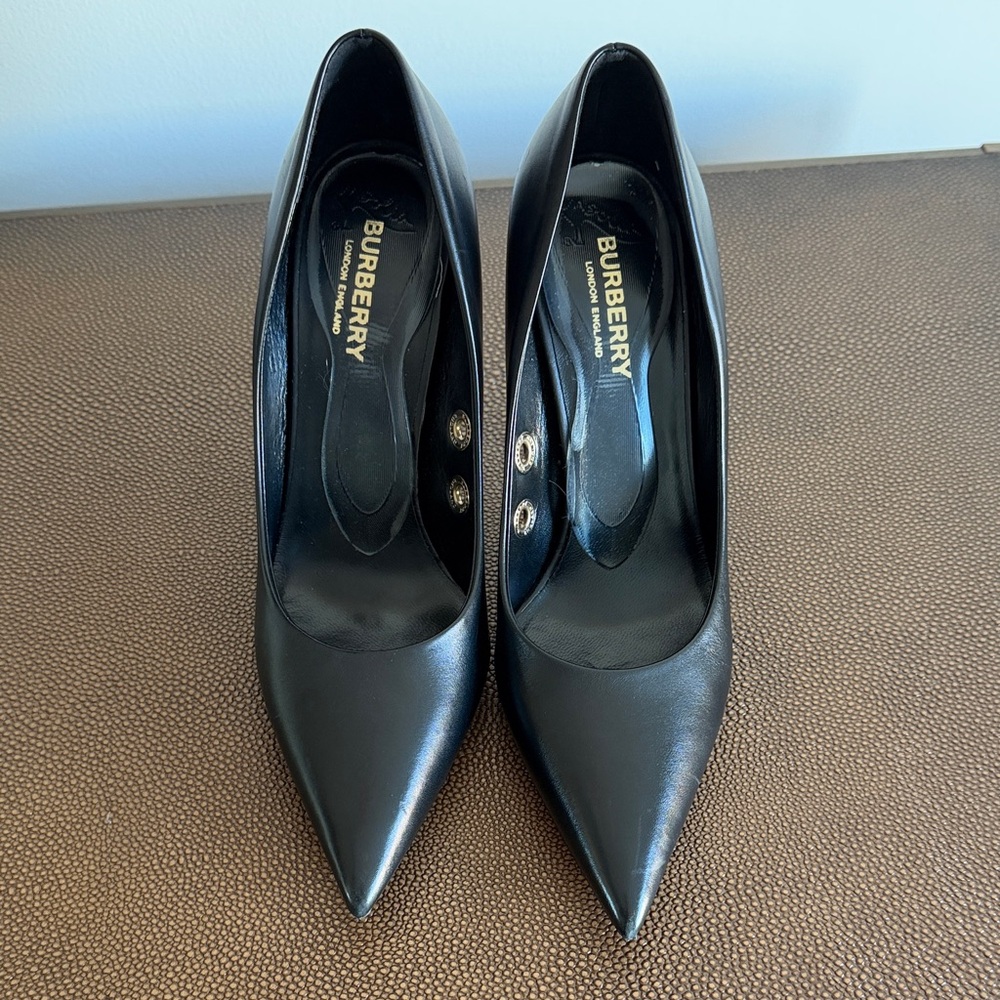 Burberry Classic Black Stiletto Pumps - Picture 2 of 11